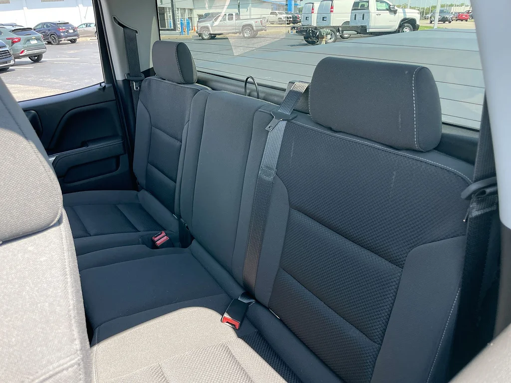 Used 2019 Summit White Chevrolet LT image 22