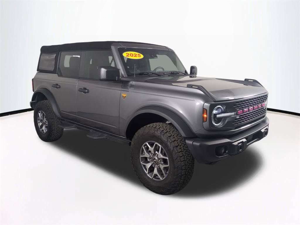 Used 2025 Gray Ford Badlands image 2