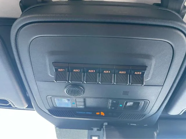 New 2025 Oxford White Ford Badlands® image 53
