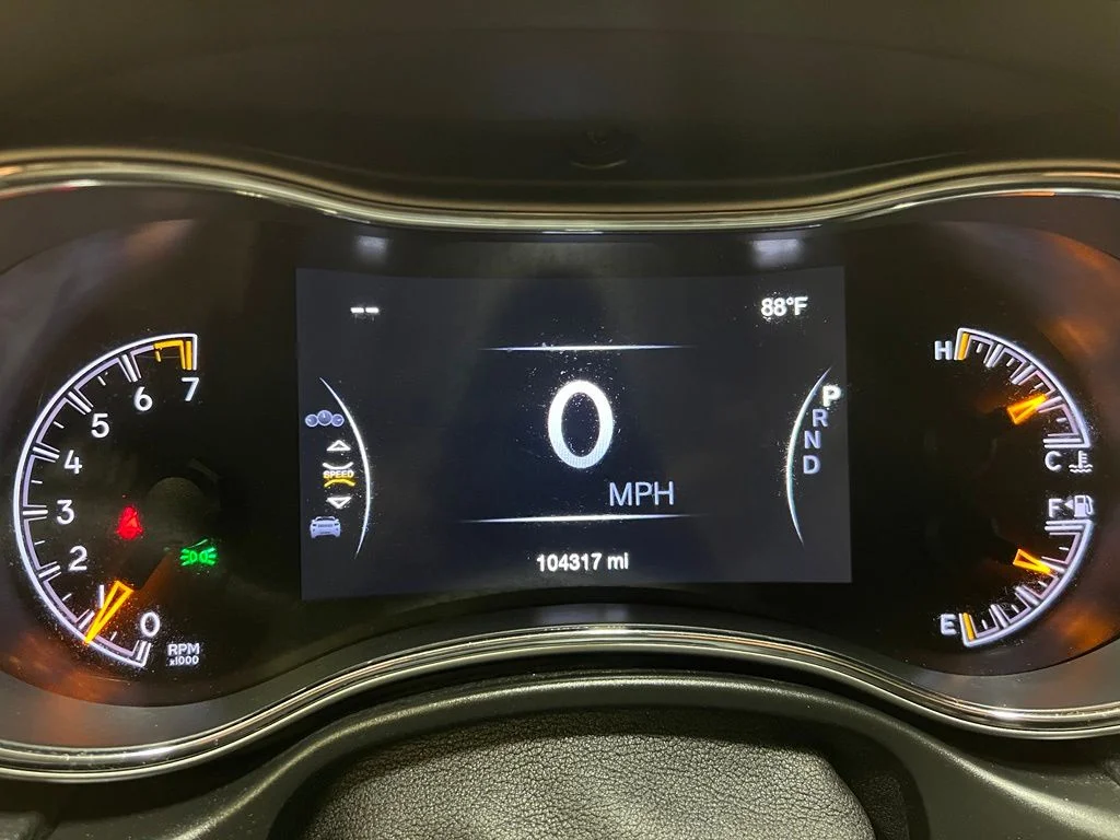 Used 2019 Red Jeep Laredo E image 22