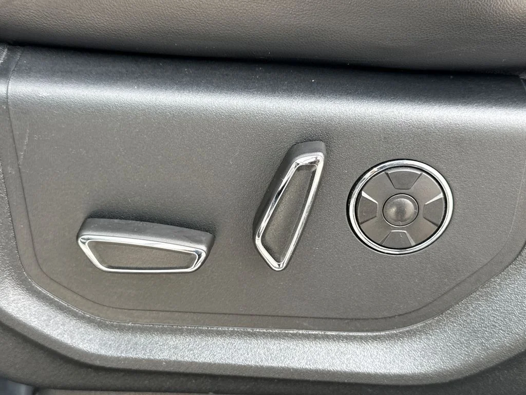 Used 2020 White Ford Platinum image 28