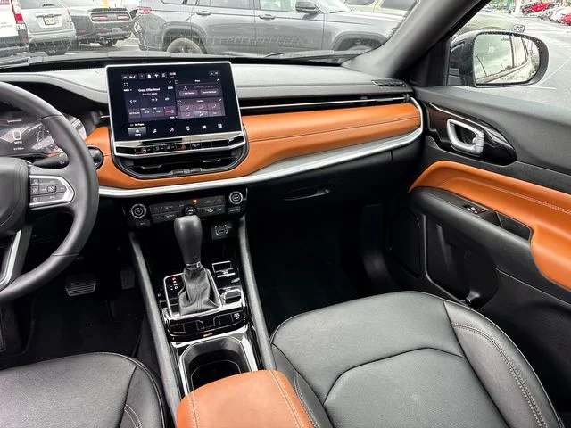 Used 2024 Gray Jeep Limited image 11