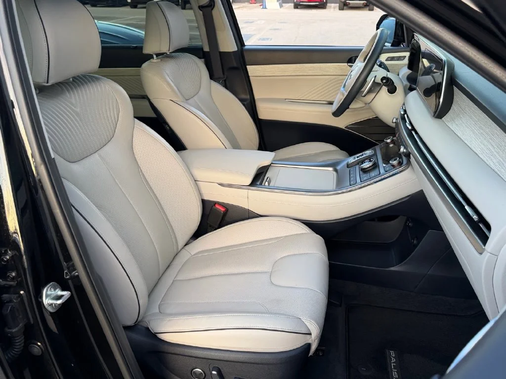 Used 2024 Black Hyundai Calligraphy image 19