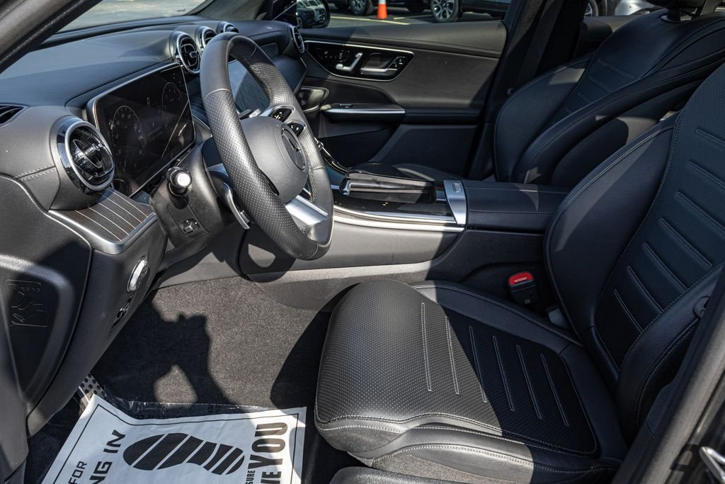 Used 2024  Mercedes-Benz GLC 300 image 14