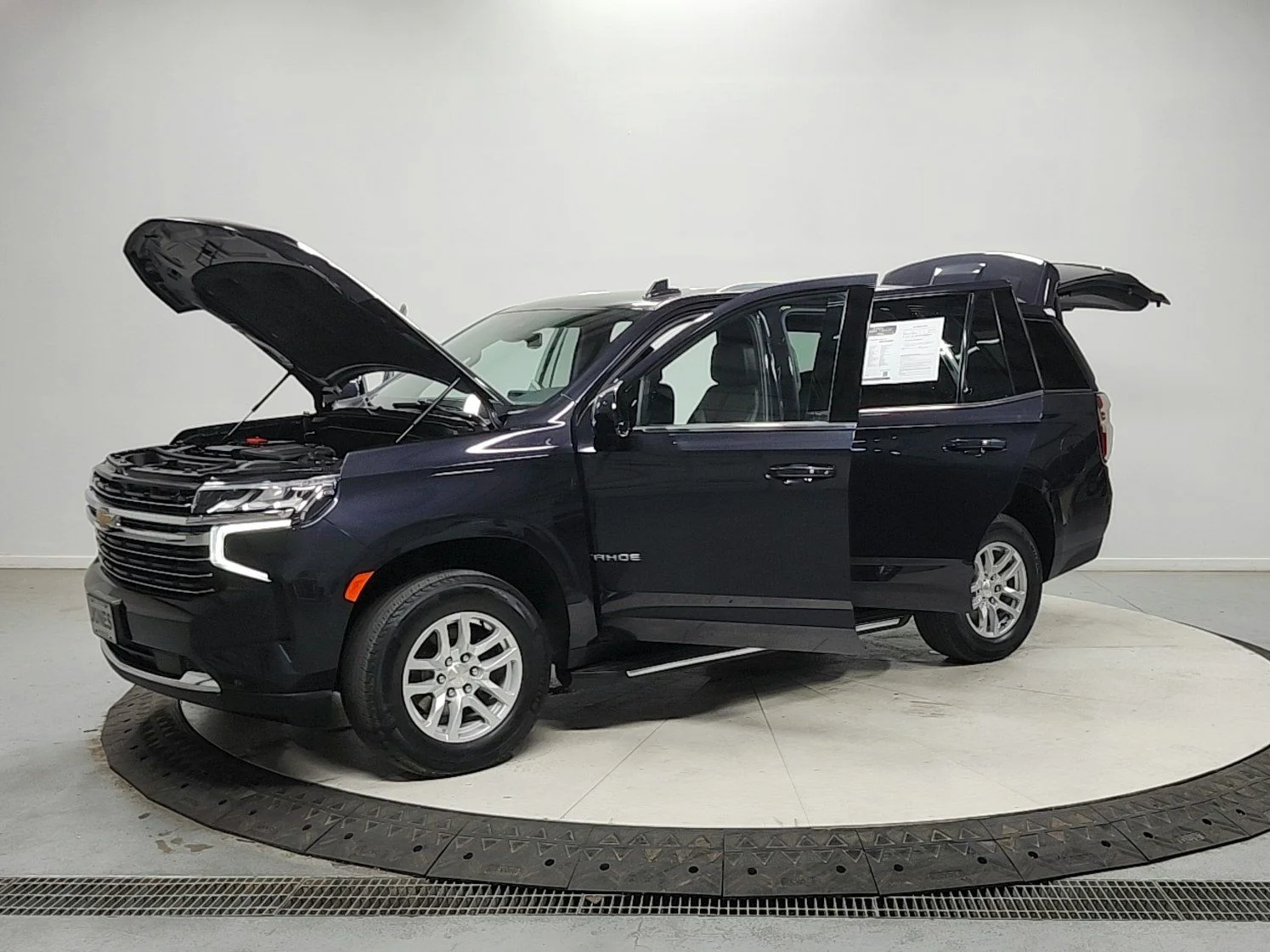 Used 2023 Gray Chevrolet LT image 11