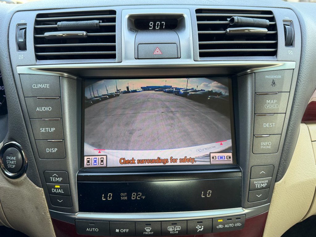 Used 2011 Starfire Pearl Lexus Base image 18