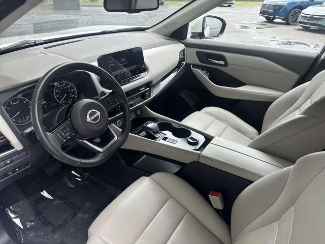 Used 2023 White Nissan SL image 16