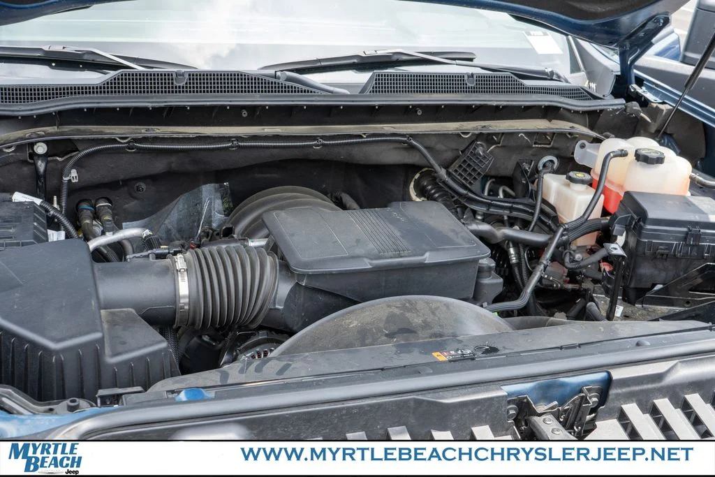 Used 2025 Lakeshore Blue Chevrolet LT image 30