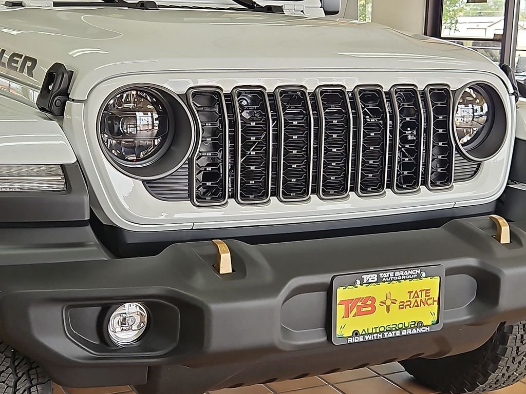 New 2026 Bright White Clear-Coat Exterior Paint Jeep 85th Anniversary Edition image 7