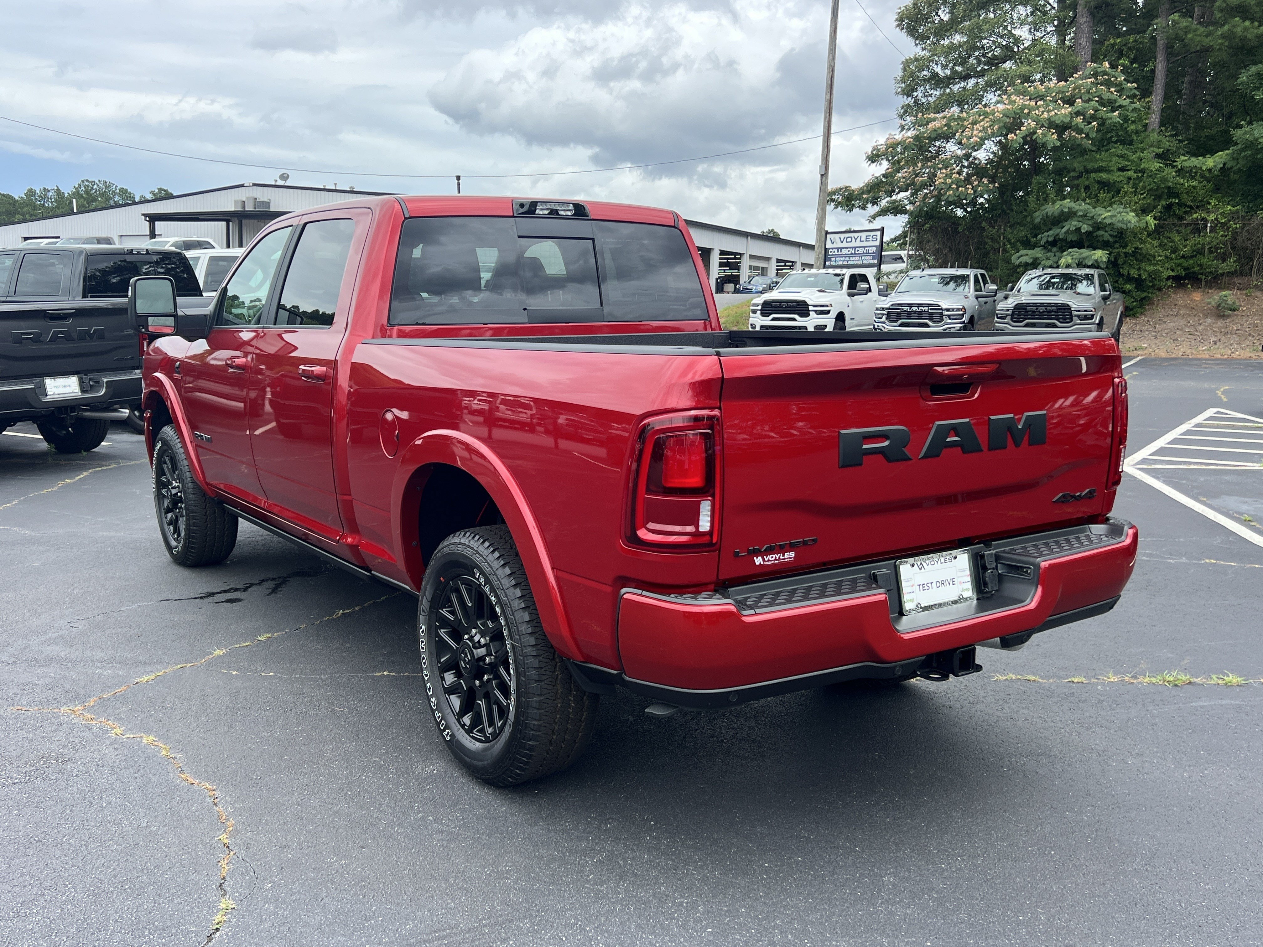 New 2026 Molten Red Pearlcoat Ram Limited image 6