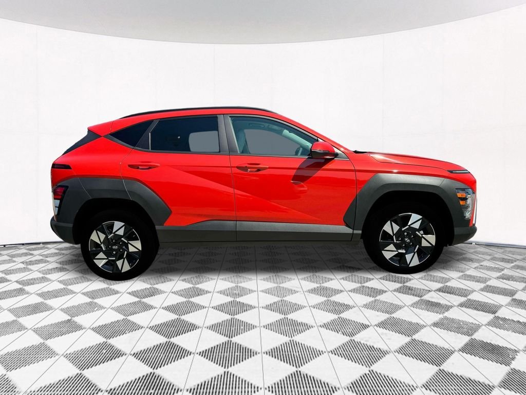 2025 Hyundai Kona SEL - Photo 14