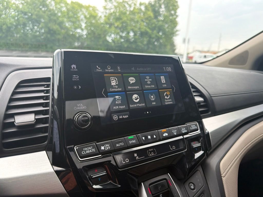 Used 2019 White Diamond Pearl Honda EX-L image 33