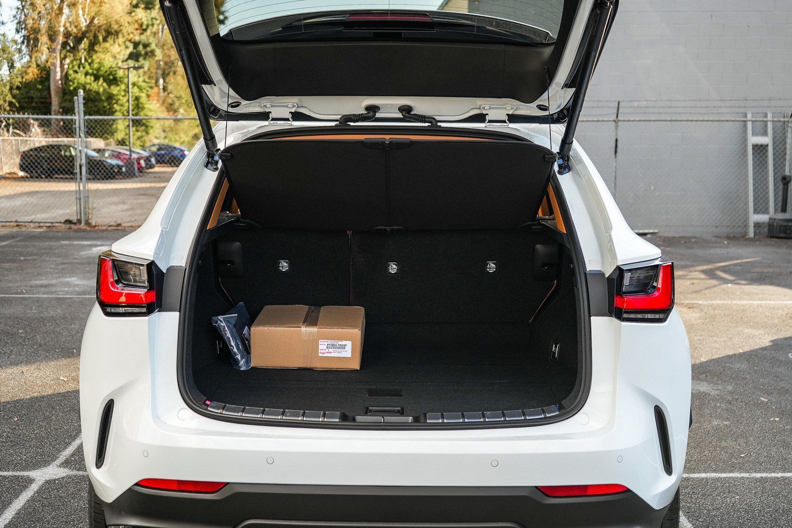 New 2026 Ultra White Lexus NX 450h+ PREMIUM AWD image 25