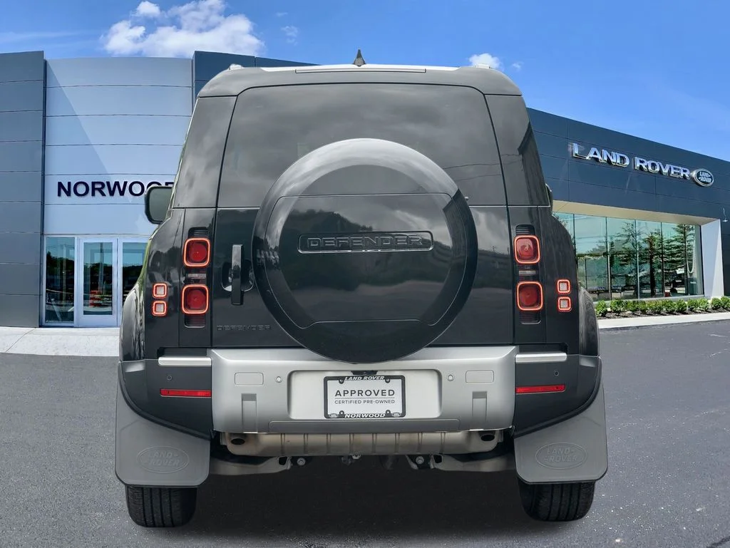 Used 2024  Land Rover S image 5