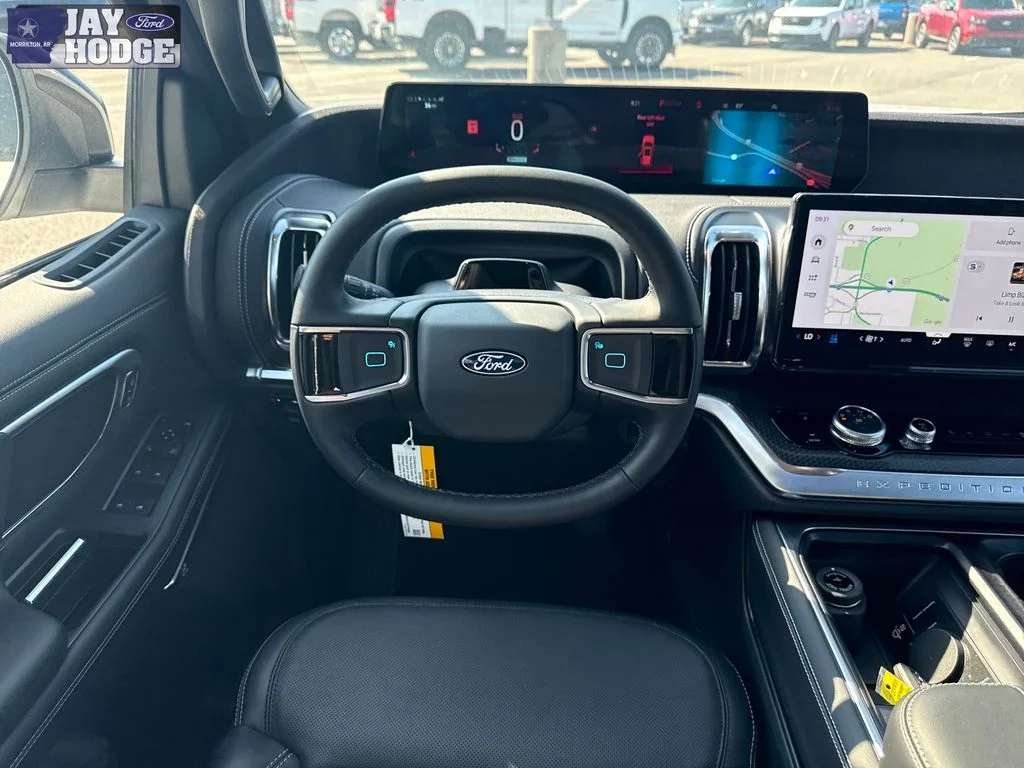 New 2027 Star White Metallic Tri-Coat Ford MAX Platinum image 20