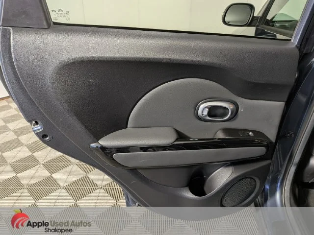 Used 2016 Blue Kia Exclaim image 29