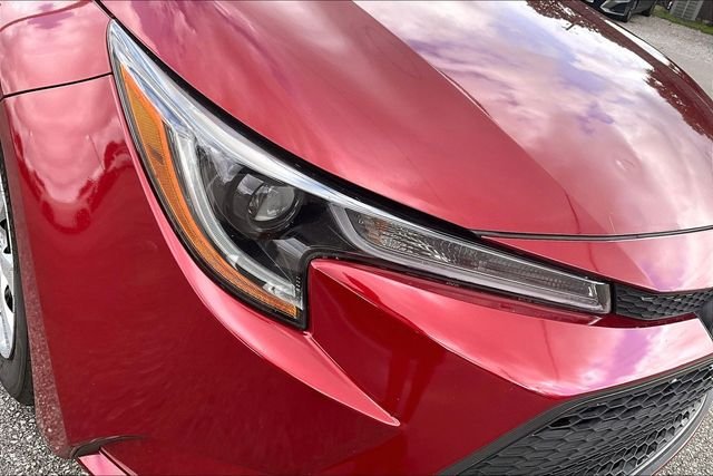 Used 2022 Red Toyota LE image 32