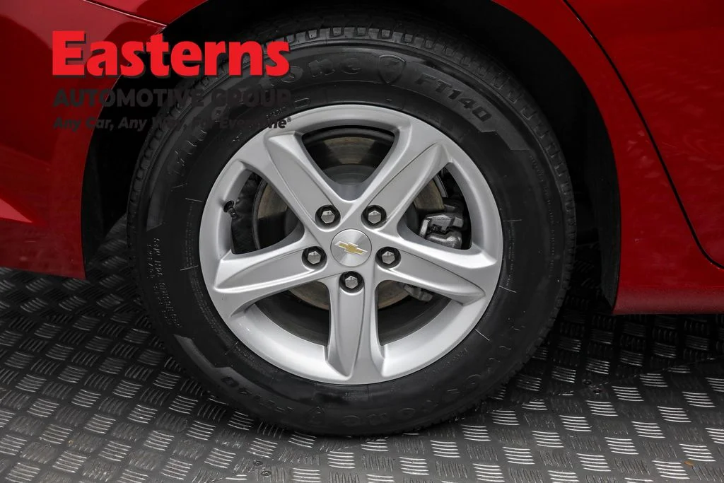 Used 2024 Red Chevrolet LT image 29