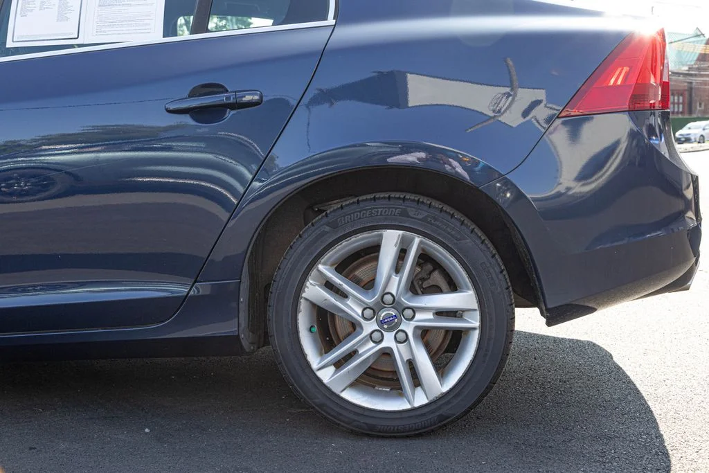 Used 2015 Blue Volvo T5 Premier image 15