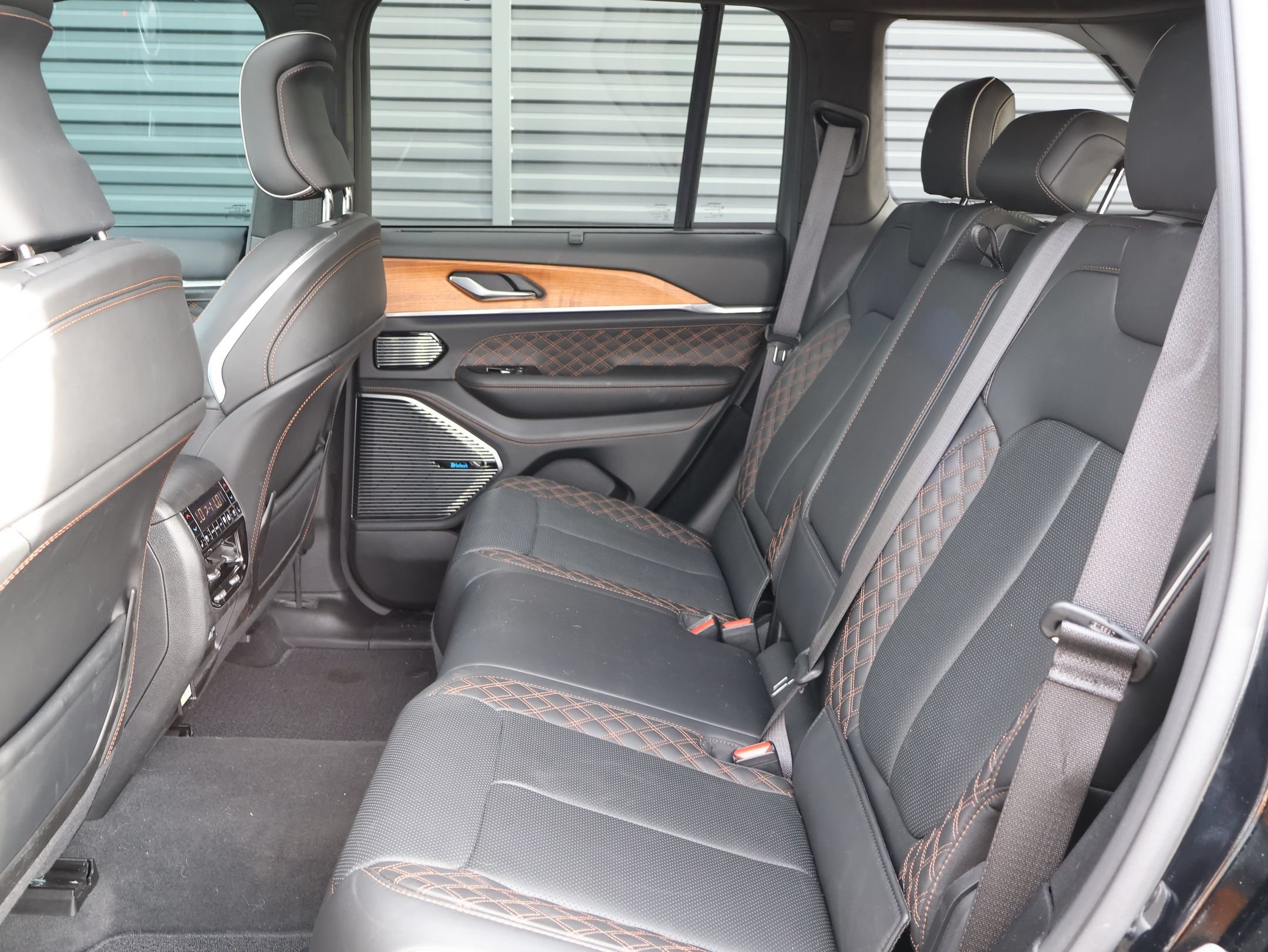 Used 2023 Diamond Black Crystal Pearlcoat Jeep Summit Reserve image 26
