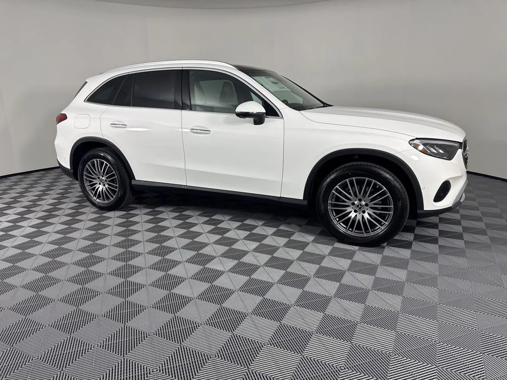 New 2026 White Mercedes-Benz GLC 300 image 9