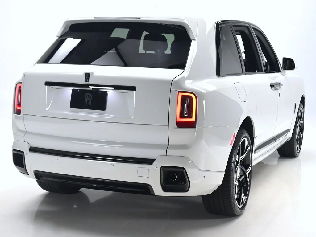 New 2027 English White Rolls-Royce Black Badge image 2
