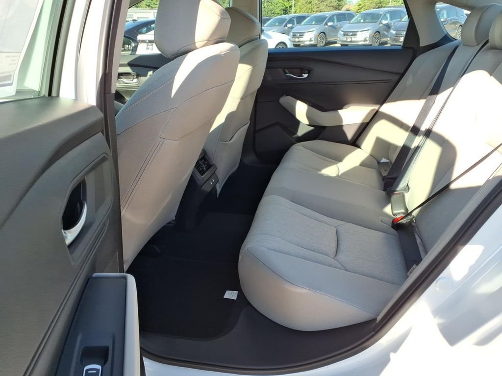 New 2026 Platinum White Pearl Honda LX image 5