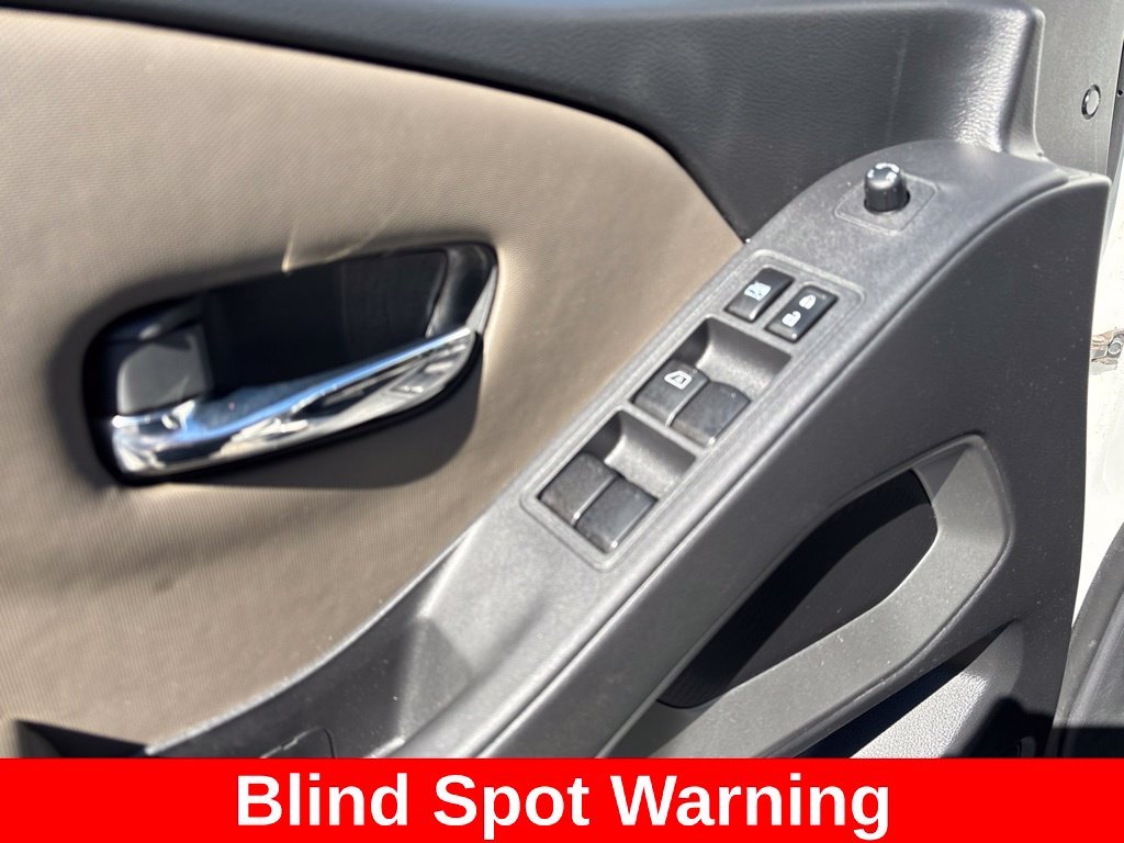 Used 2022 White Nissan SV image 14