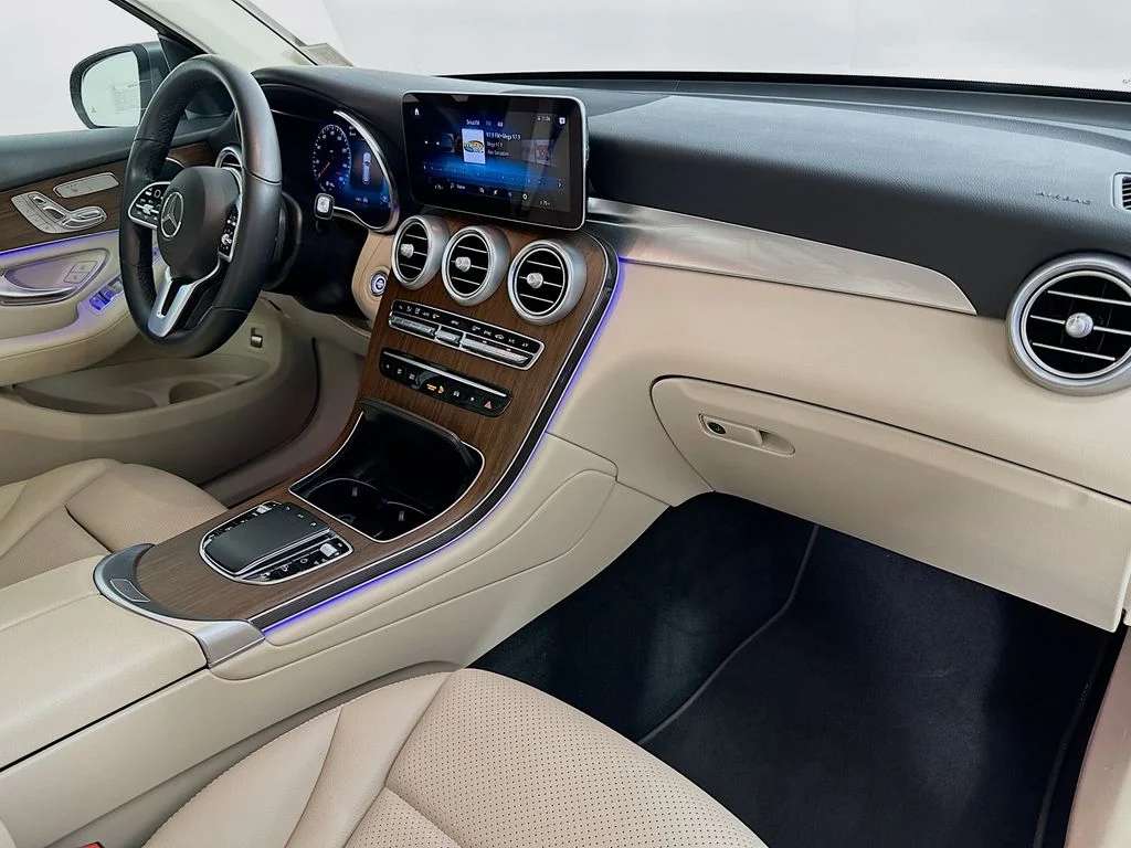 Used 2022 Gray Mercedes-Benz GLC 300 image 27