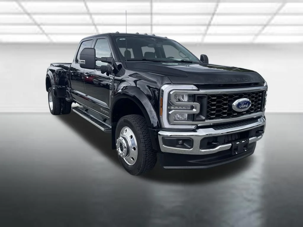 Used 2026 Agate Black Metallic Ford XLT image 7