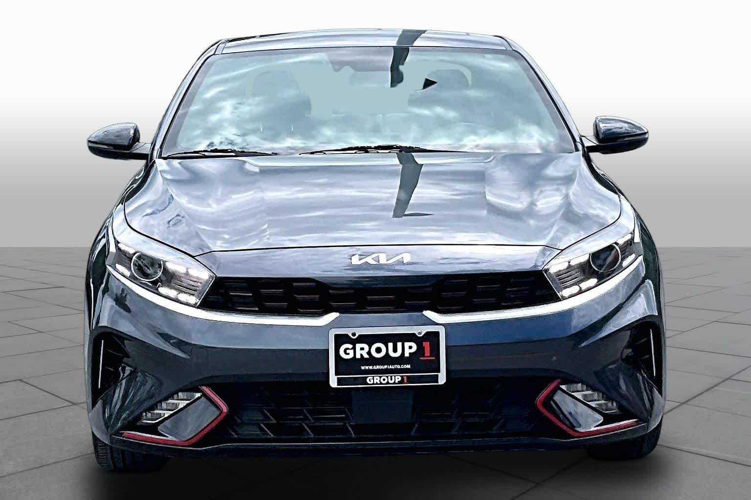 Used 2023 Gravity Gray Kia GT-Line image 4