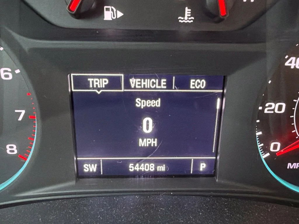 Used 2024 Summit White Chevrolet LT image 35