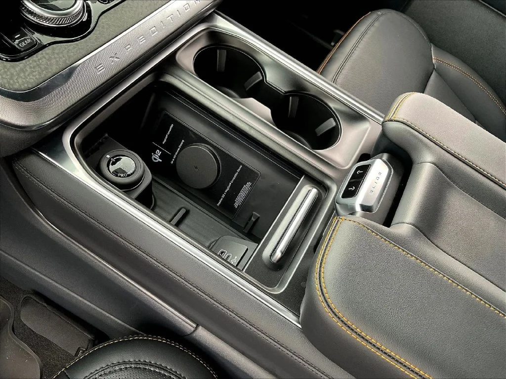 New 2027 Nocturnal Blue Metallic Ford Tremor® image 24