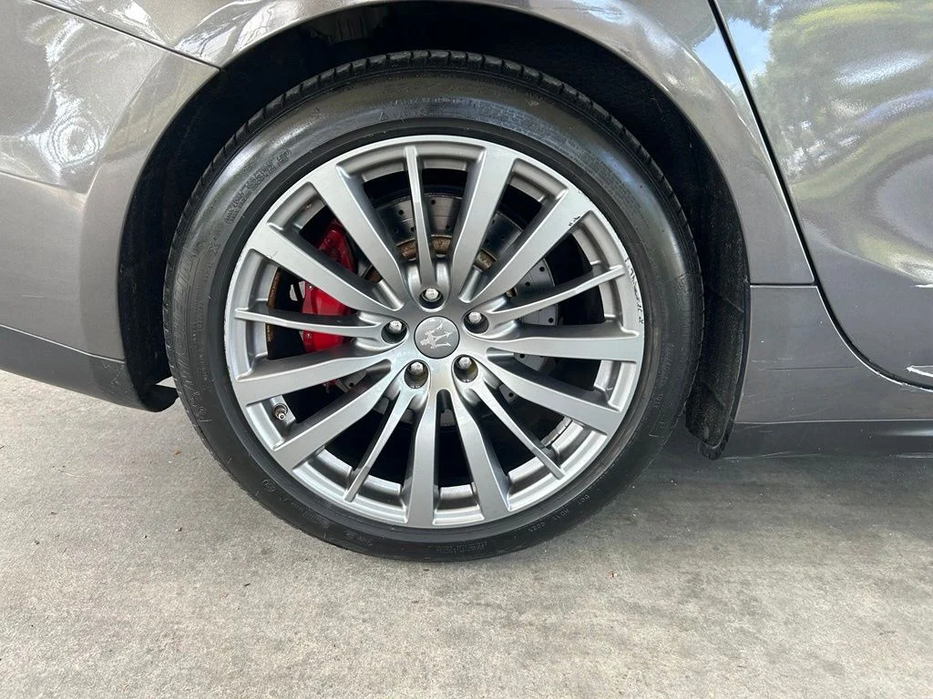 Used 2015 Gray Maserati Base image 22
