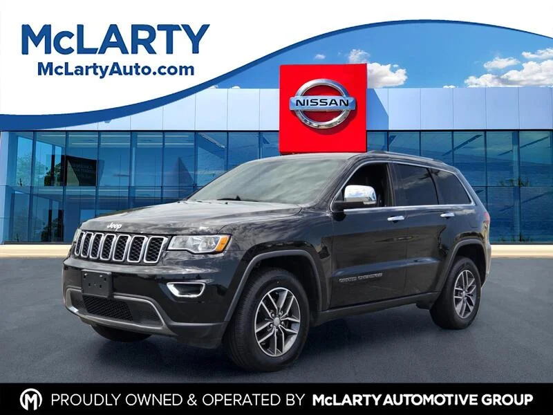Used 2017 Diamond Black JEEP LIMITED 4X4 image 1