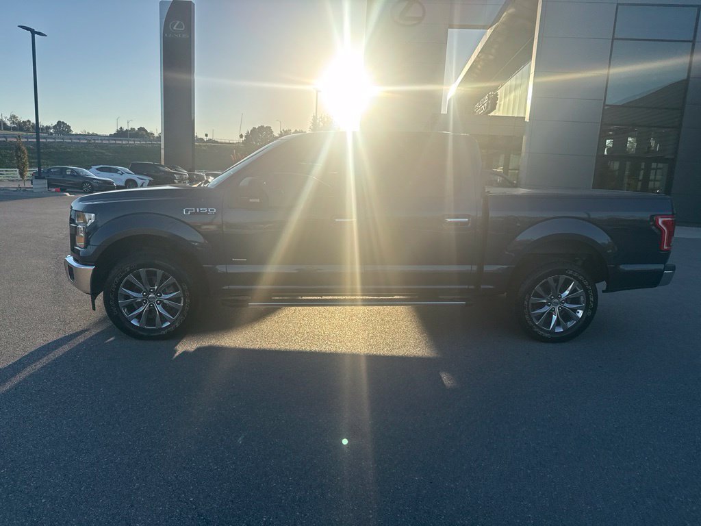 Used 2017 Blue Jeans Metallic Ford XLT image 3
