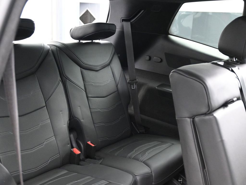 2025 Cadillac XT6 Sport - Photo 17