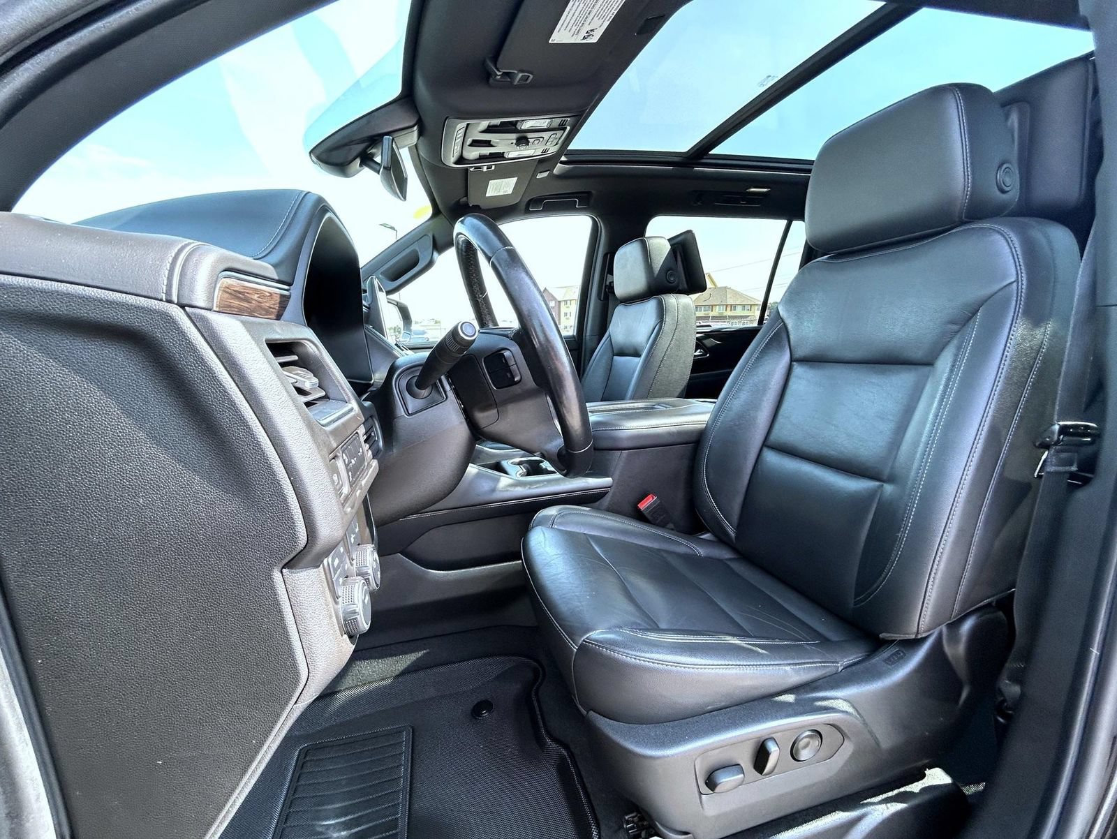 2021 Chevrolet Suburban Z71 - Photo 11