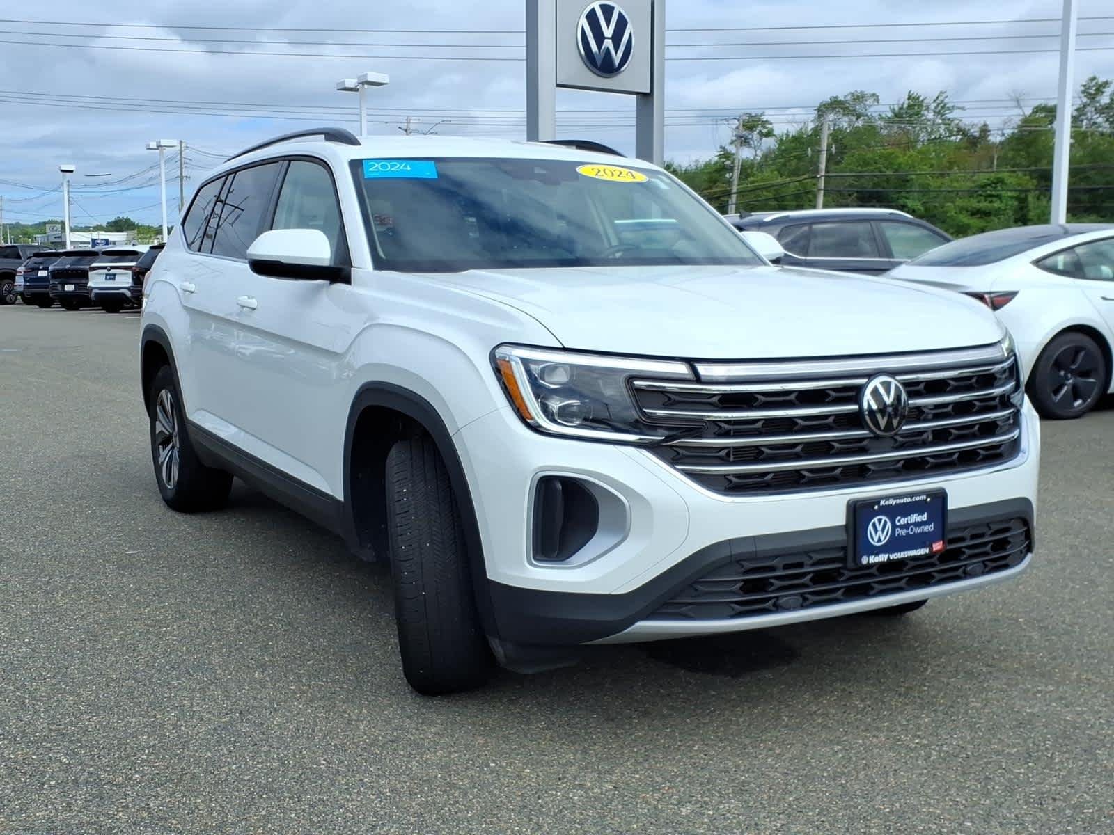 Certified Used 2024 Pure White Volkswagen 2.0T SE image 3