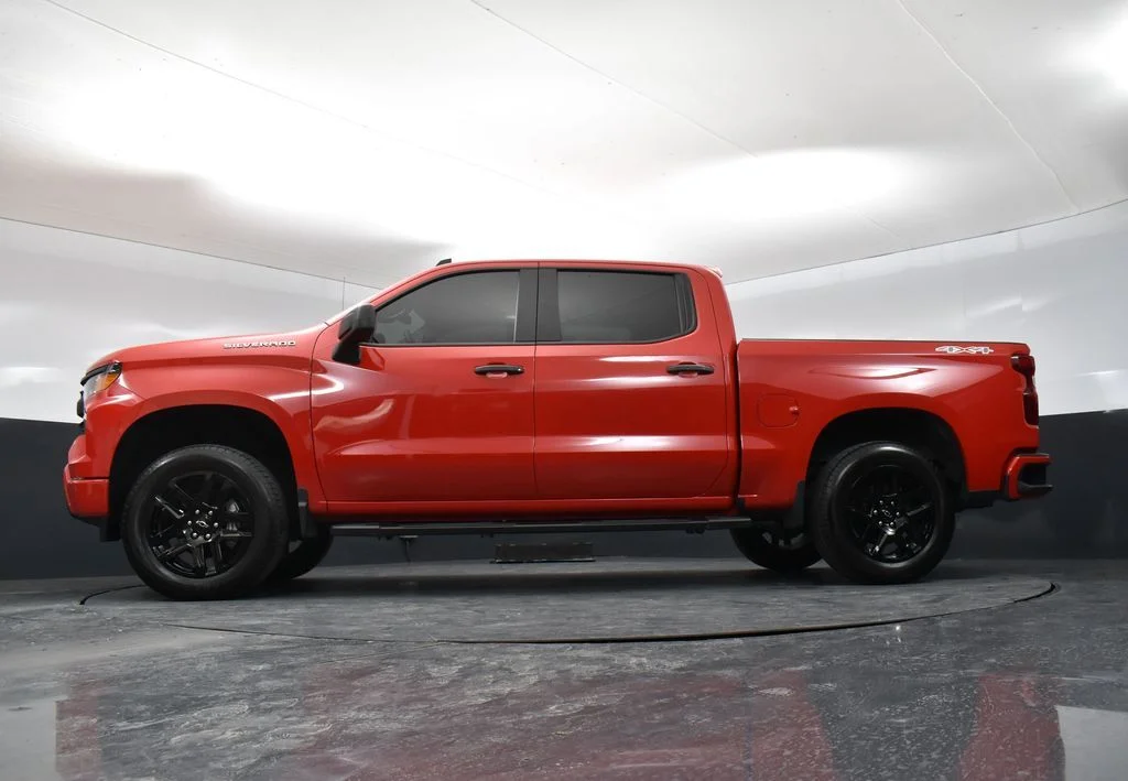Used 2022 Red Chevrolet Custom image 30