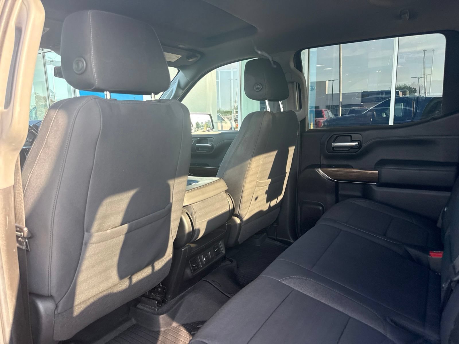 Used 2020 Shadow Gray Metallic Chevrolet LT Trail Boss with Convenience Package - Trailering Package image 15