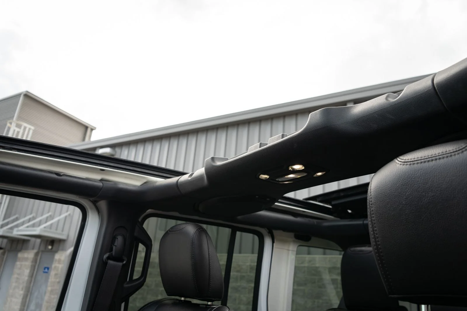 Used 2022 White Jeep Unlimited Rubicon 392 image 30