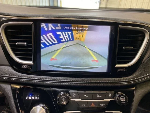 2026 Chrysler Pacifica Select - Photo 45