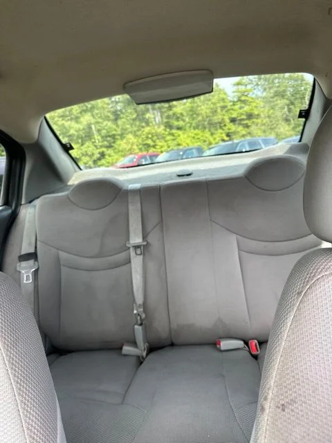 Used 2004 Silver Saturn 2 image 17