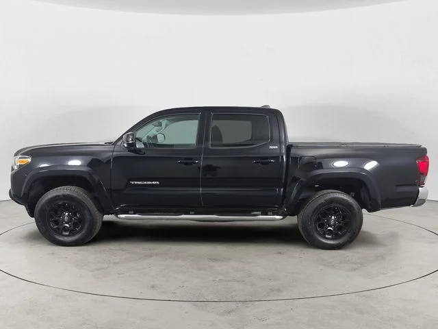 Used 2020 Midnight Black Metallic Toyota SR5 image 2