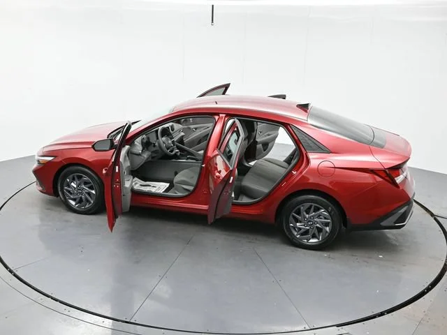 Used 2024 Ultimate Red Hyundai SEL image 37