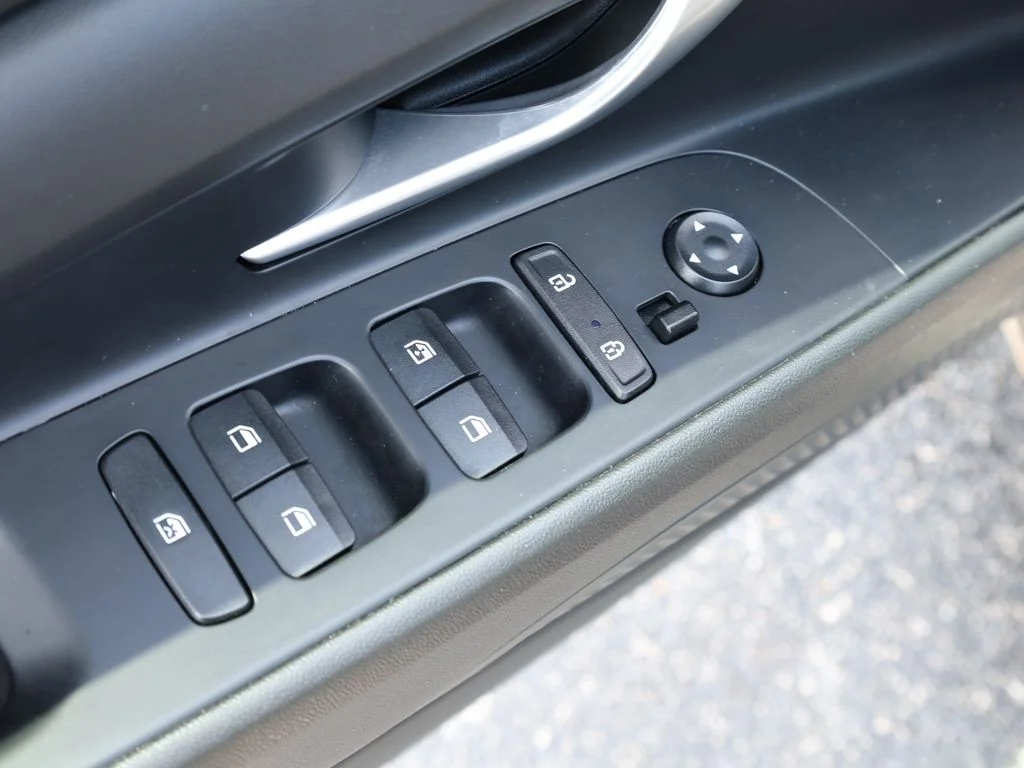 Used 2023 Black Hyundai SEL image 11