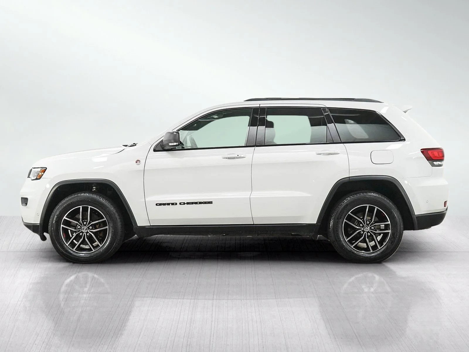 Used 2018 Jeep Grand Cherokee Trailhawk with VIN 1C4RJFLT3JC342359 for sale in Hopkins, Minnesota