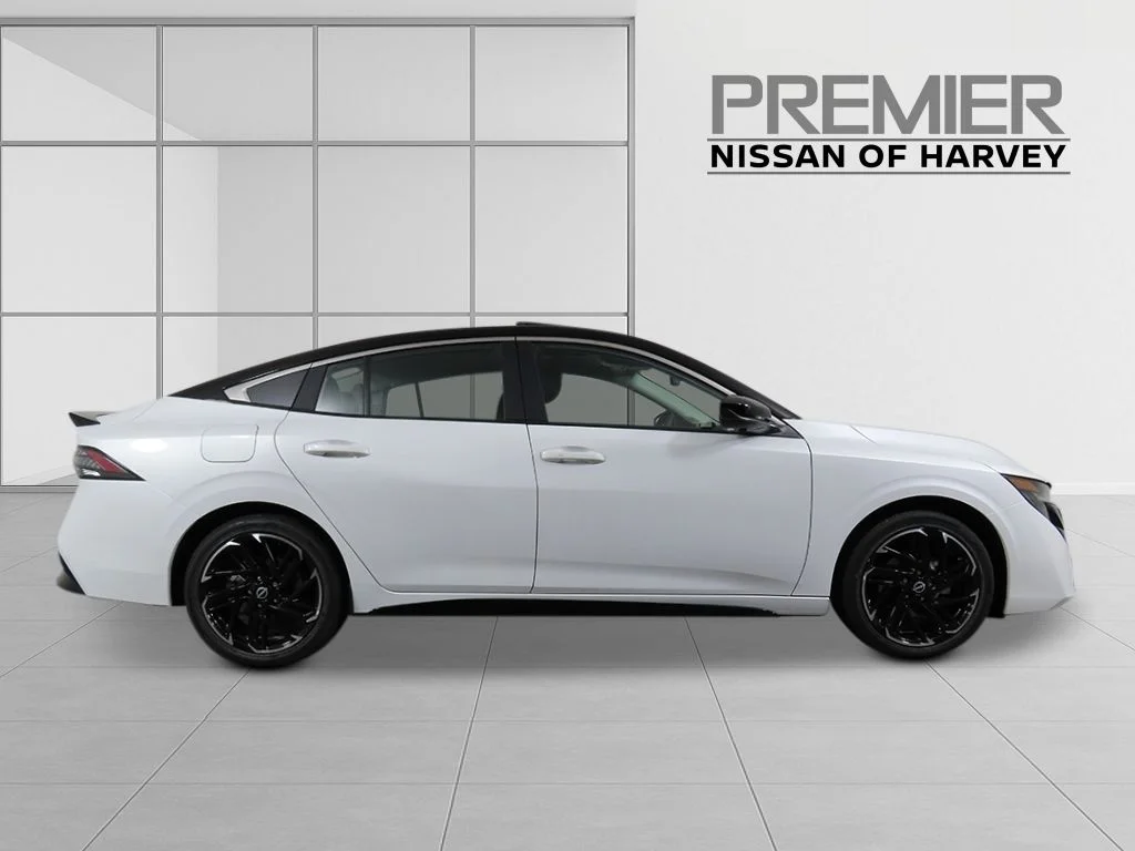 New 2026 Aspen White TriCoat / Super Black Two-tone Nissan SR image 6