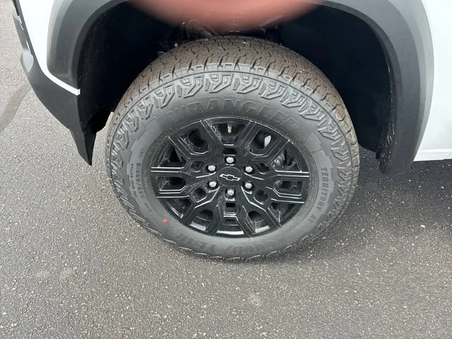 New 2026 Summit White Chevrolet Trail Boss image 31